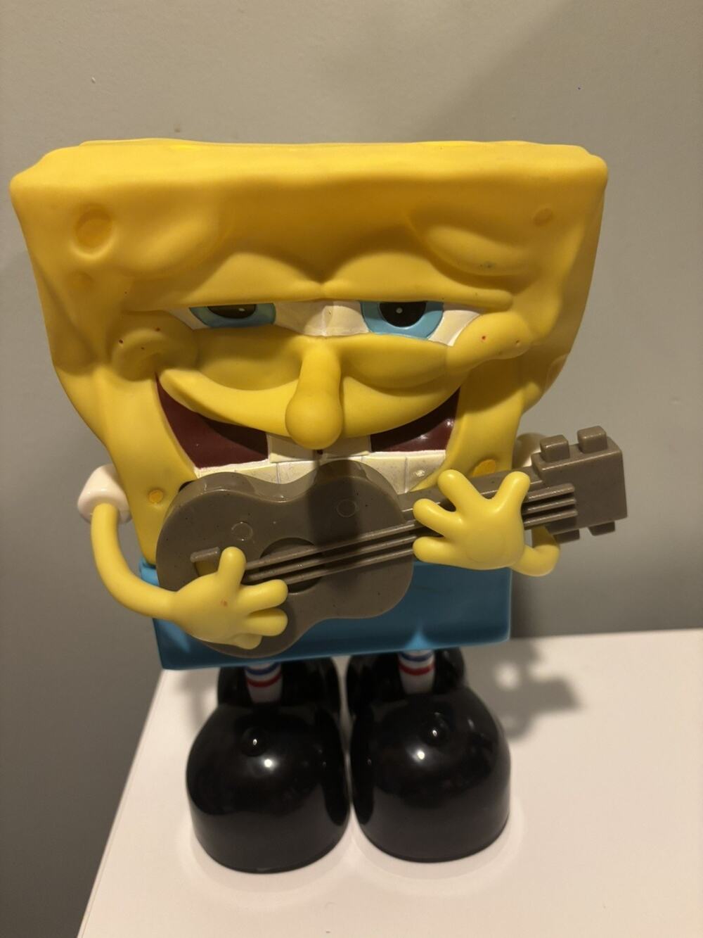 SpongeBob SquarePants Ripped Pants Singing Musical Toy Figure 2005 Mattel 10"